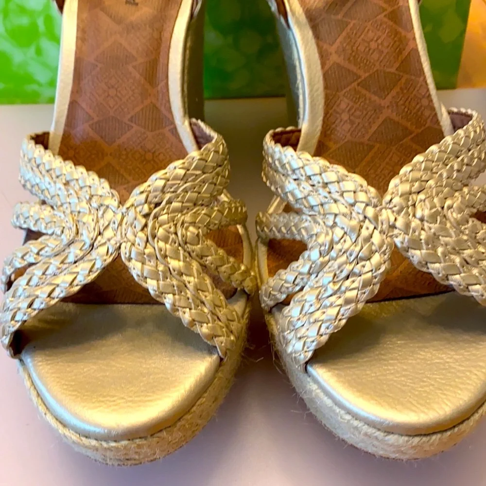 Lucky brand platform, sandals